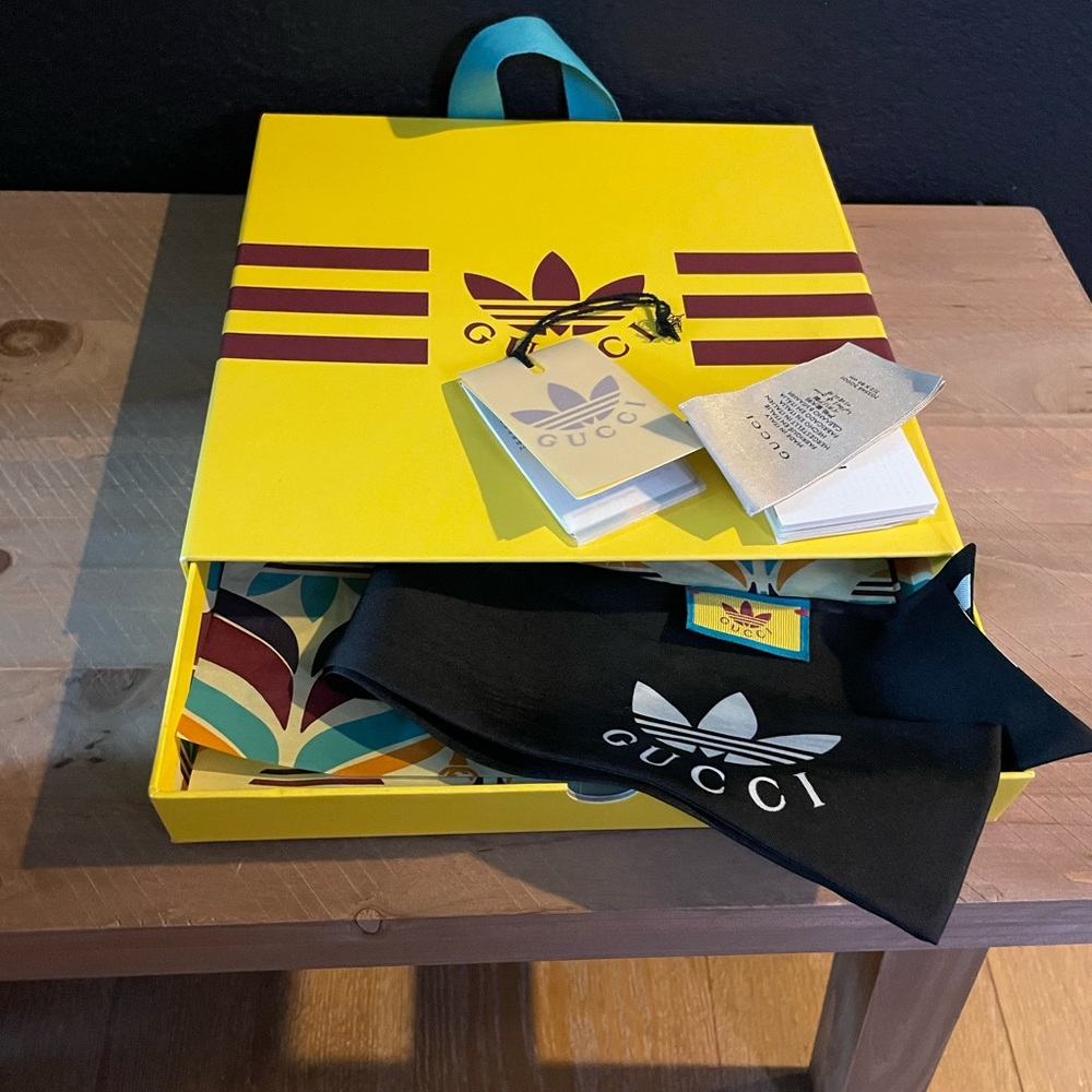 Gucci x Adidas Stripped Black Logo Scarf in Yellow Box
